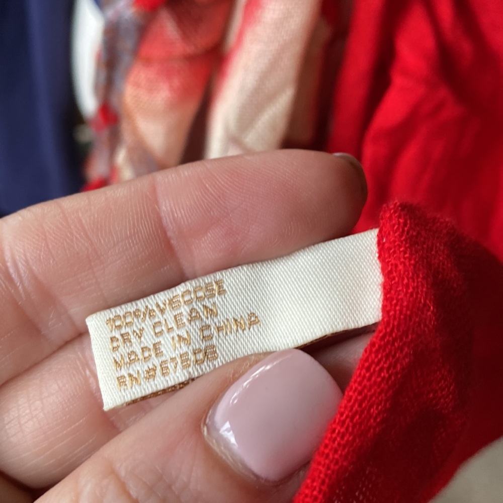 Collection 18 • Lightweight Floral Viscose Wrap / Scarf - Picture 7 of 14
